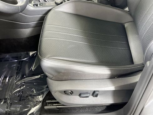 Used 2023 Volkswagen Tiguan SE AWD/4WD image 18