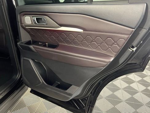 Used 2025 Ford Explorer Platinum w/ LUX Leather Package image 30