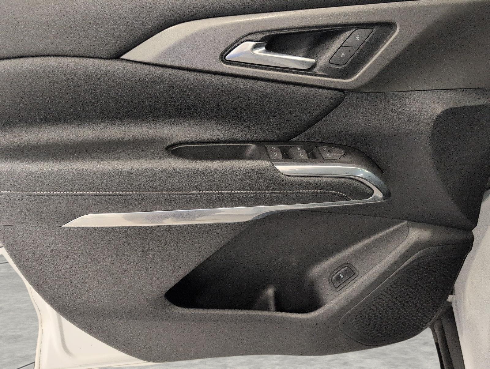 Certified 2024 Chevrolet Traverse LT w/ LPO, Floor Liner Package FWD image 24