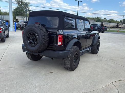 Used 2024 Ford Bronco Big Bend w/ Sasquatch Package image 6