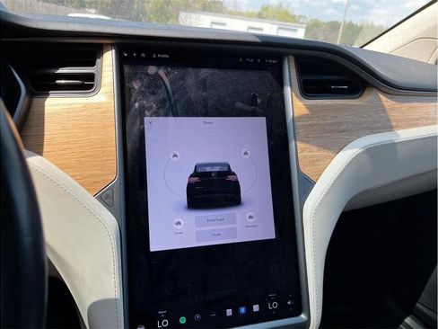 Used 2018 Tesla Model X 75D AWD/4WD image 35