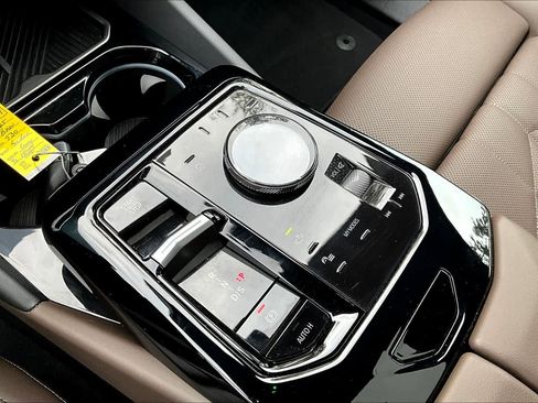 Certified 2025 BMW 530i RWD image 16