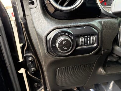 Used 2022 Jeep Gladiator Rubicon w/ LED Lighting Group image 25