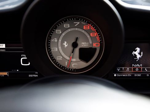 Used 2016 Ferrari 488 Spider Spider image 21