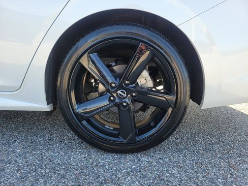 Certified 2024 Nissan Sentra SR FWD image 10