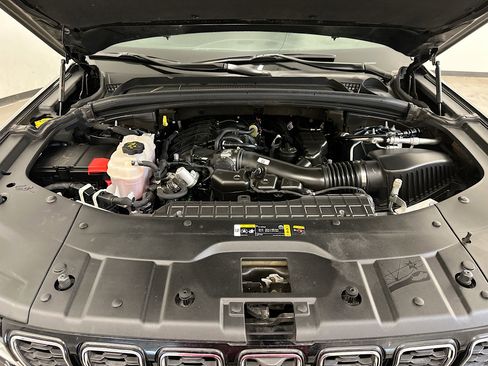 Used 2024 Jeep Grand Cherokee L Limited w/ Luxury Tech Group II image 37