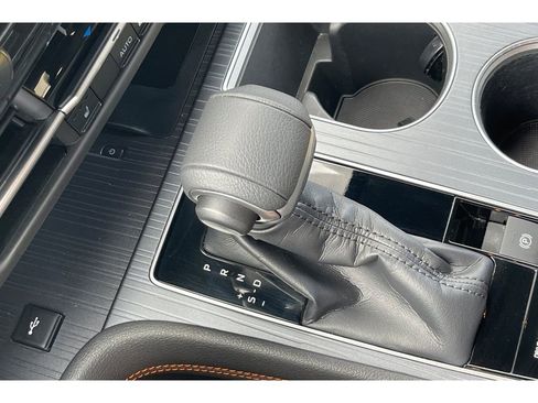 Used 2022 Toyota Sienna XSE image 33