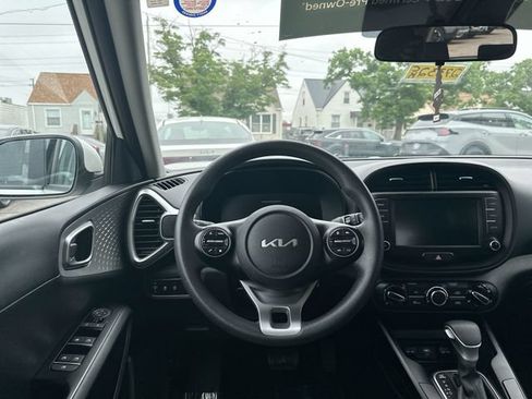 Certified 2023 Kia Soul LX FWD image 13