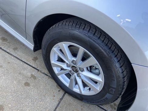 Used 2025 Toyota Camry LE image 31