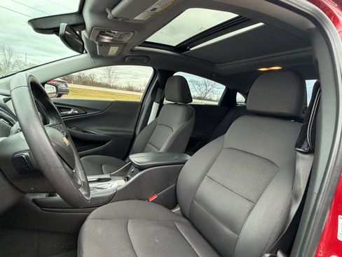 Used 2016 Chevrolet Malibu LT image 9