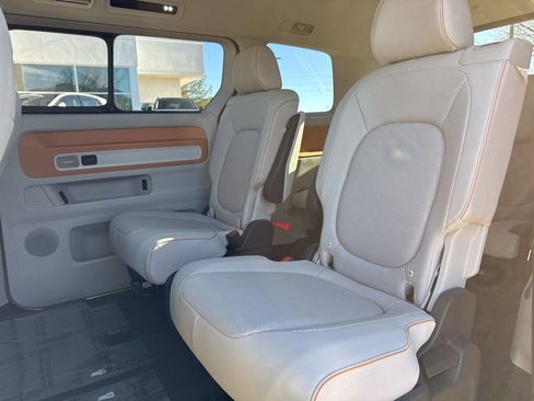 Used 2025 Volkswagen ID. Buzz 1st Edition image 25