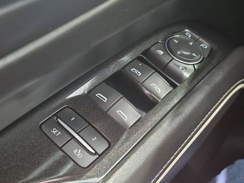 Used 2023 Cadillac Escalade Sport Platinum w/ Heavy-Duty Trailer Package AWD/4WD image 26