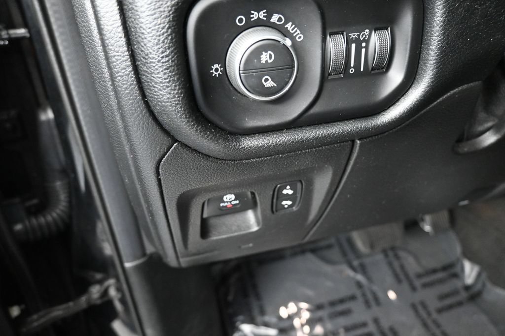 Used 2021 RAM 1500 Laramie w/ Sport Appearance Package AWD/4WD image 28