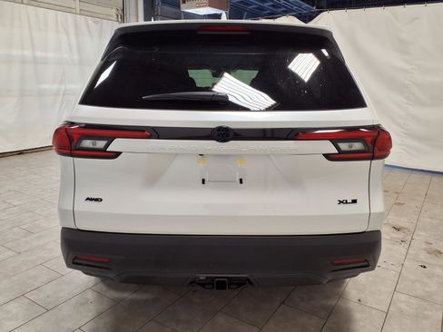 New 2026 Toyota Grand Highlander XLE image 8