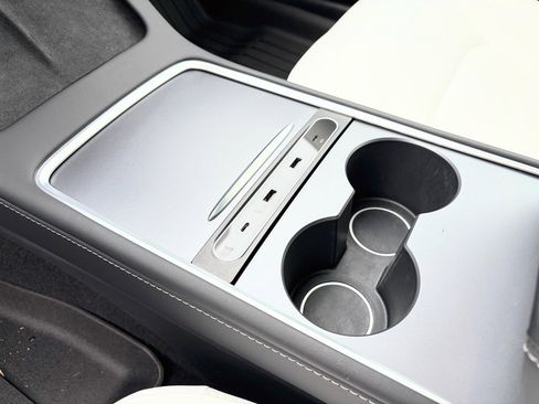 Used 2022 Tesla Model 3 Long Range image 17