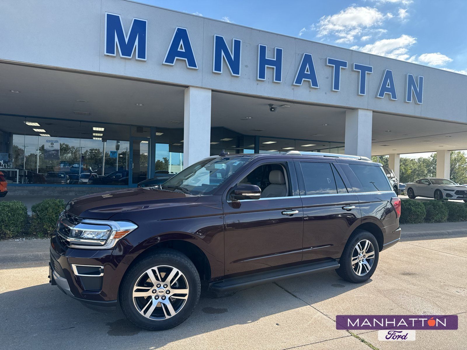 Used 2024 Ford Expedition Limited AWD/4WD image 1