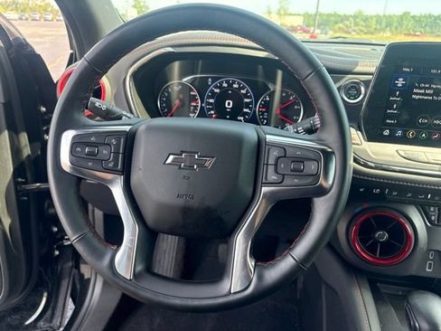 Used 2025 Chevrolet Blazer RS FWD image 8