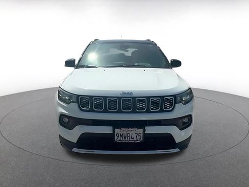 Used 2025 Jeep Compass Limited image 4