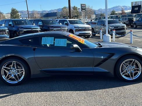 Used 2017 Chevrolet Corvette Stingray Coupe w/ 1LT image 4