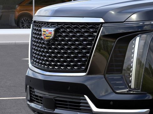 New 2026 Cadillac Escalade ESV Luxury AWD/4WD image 13