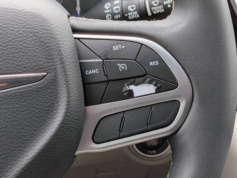Used 2023 Chrysler Voyager LX FWD image 19
