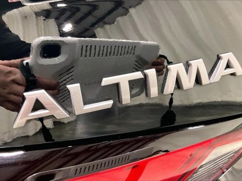 Used 2025 Nissan Altima 2.5 SV image 8