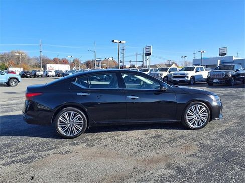 Used 2023 Nissan Altima 2.5 SL image 9