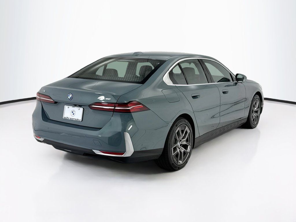Used 2026 BMW i5 eDrive40 w/ Premium Package AWD/4WD image 5