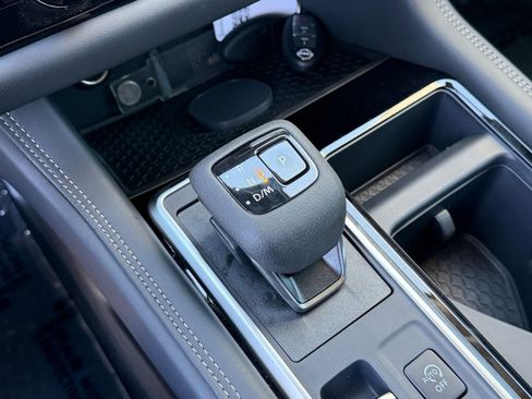 New 2026 Nissan Pathfinder Platinum FWD image 27