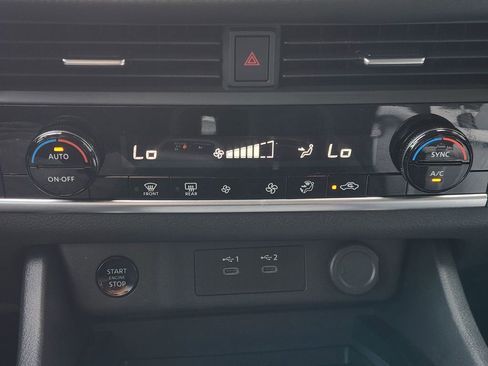 Used 2024 Nissan Rogue SV FWD image 18