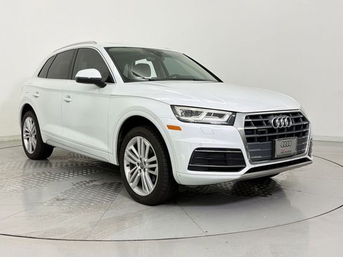 Used 2019 Audi Q5 2.0T Premium Plus w/ Premium Plus Package AWD/4WD image 7