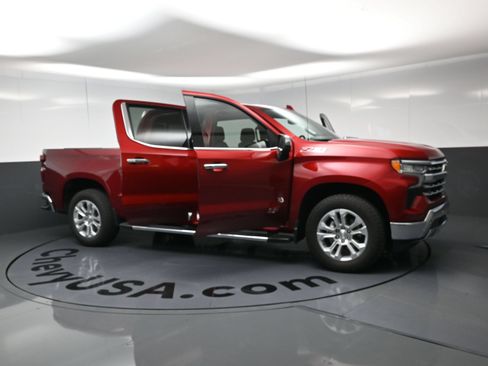 Used 2023 Chevrolet Silverado 1500 LTZ w/ LTZ Premium Package AWD/4WD image 15