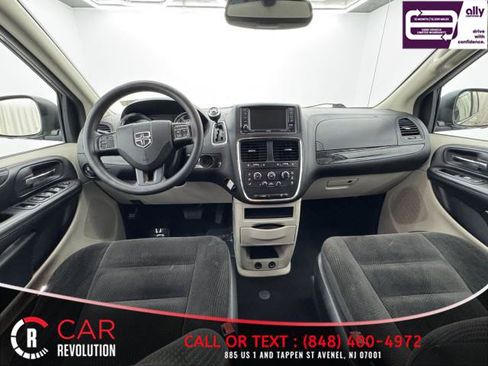 Used 2019 Dodge Grand Caravan SE w/ UConnect Hands-Free Group FWD image 10
