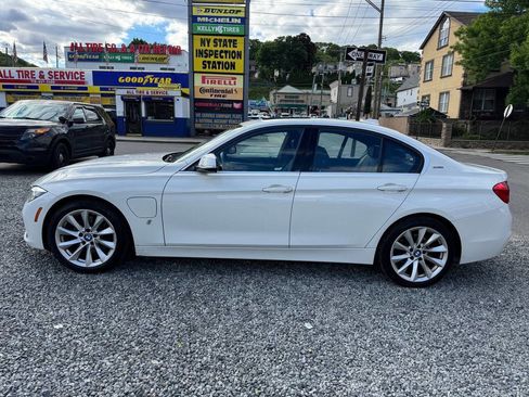 Used 2017 BMW 330e RWD image 8