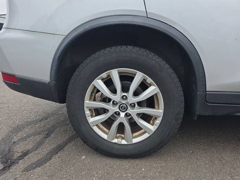 Used 2018 Nissan Rogue SV AWD/4WD image 12