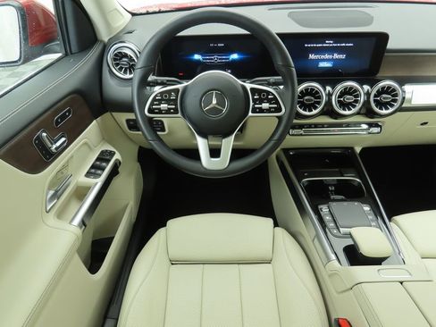 Certified 2022 Mercedes-Benz GLB 250 4MATIC image 10