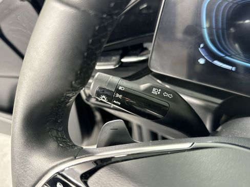 Used 2023 Kia Niro EX image 15