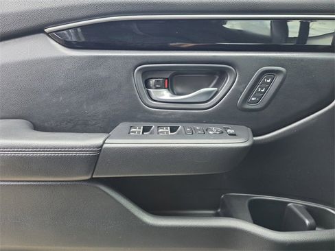 Used 2025 Honda Pilot Touring image 18