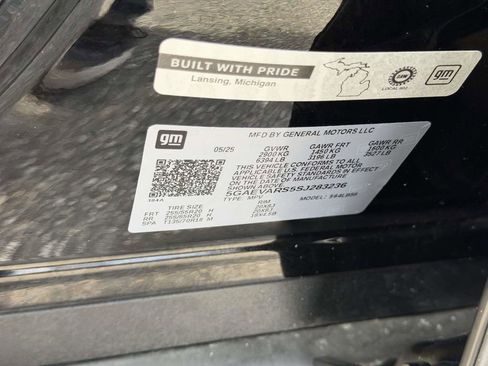 Used 2025 Buick Enclave Preferred image 27