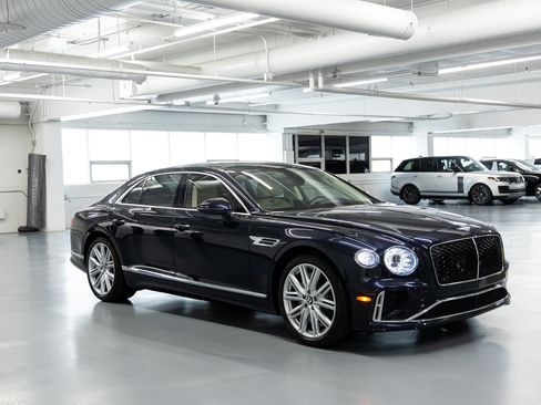 Certified 2026 Bentley Flying Spur V8 AWD/4WD image 8