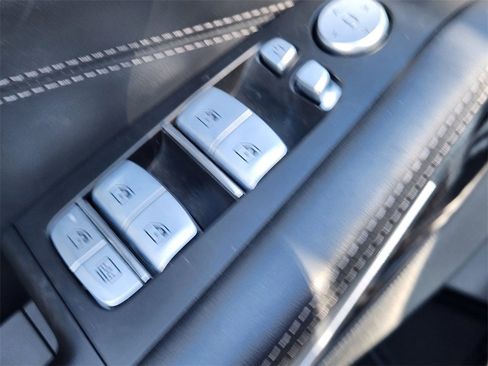 Used 2023 BMW X7 xDrive40i w/ Executive Package image 21