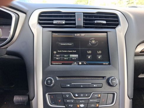 Used 2016 Ford Fusion Energi SE w/ Driver Assist Package FWD image 19
