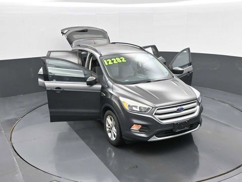 Used 2018 Ford Escape SE image 37