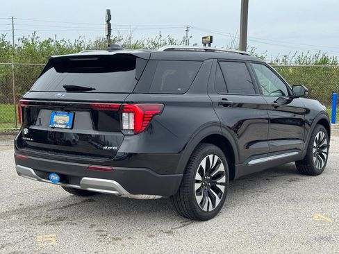 New 2026 Ford Explorer Platinum AWD/4WD image 3