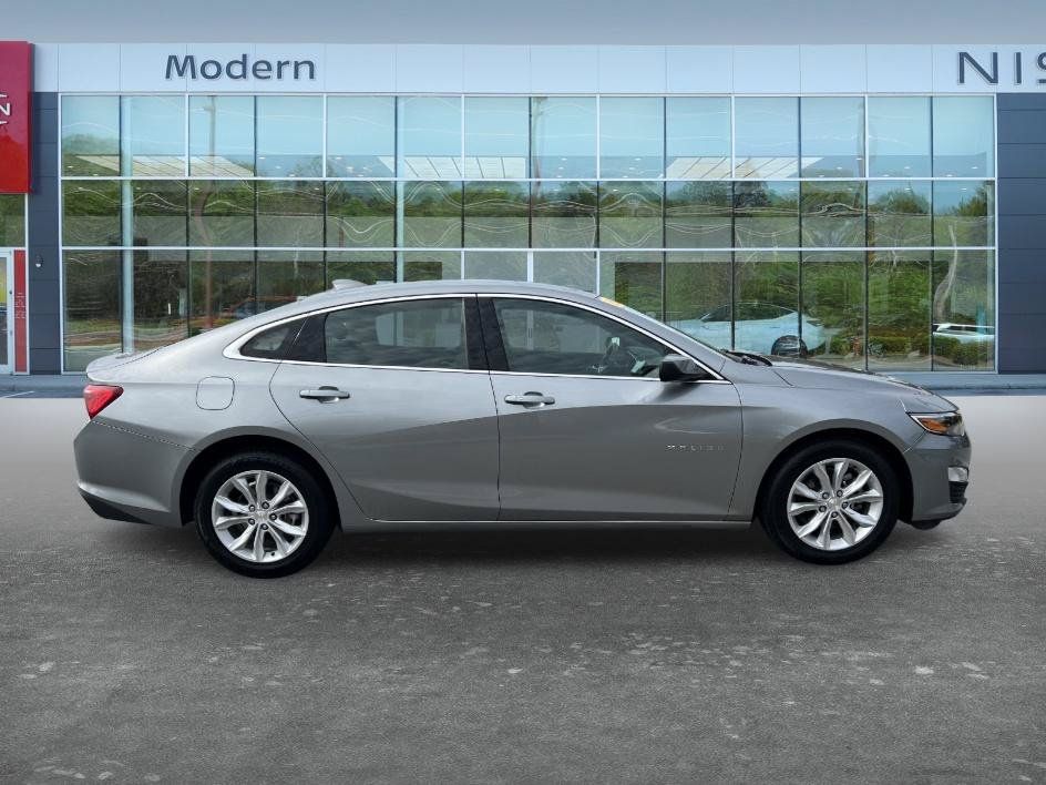 Used 2025 Chevrolet Malibu LT FWD image 4