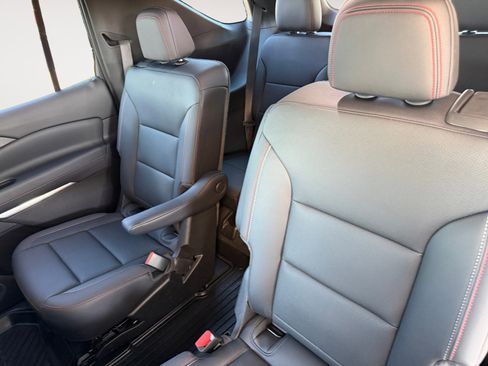 Used 2025 Chevrolet Traverse Z71 w/ Enhanced Driving Package image 25