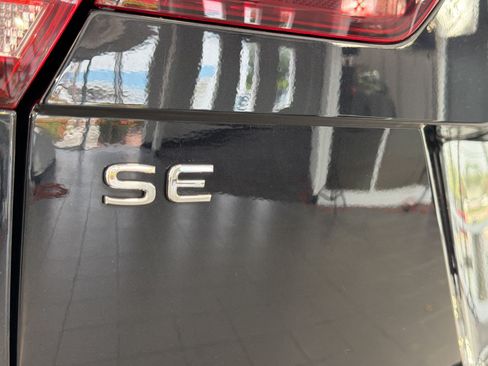 Used 2024 Volkswagen Tiguan SE FWD image 35