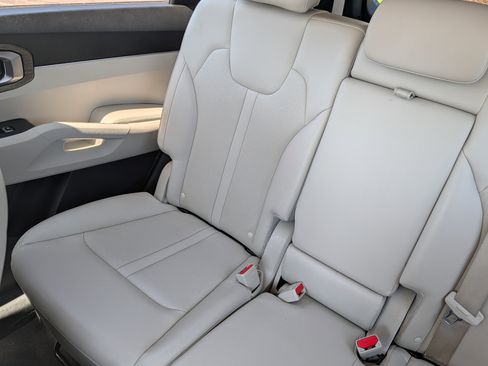 Certified 2023 Kia Sorento S AWD/4WD image 12