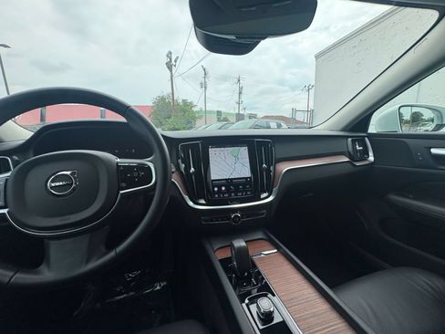Used 2025 Volvo V60 B5 Cross Country Plus AWD/4WD image 36