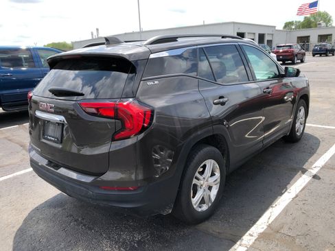 Used 2019 GMC Terrain SLE w/ Driver Convenience Package FWD image 4